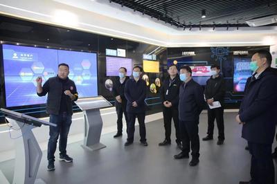 任城區(qū)政府門(mén)戶(hù)網(wǎng)站 高新技術(shù)企業(yè) 羅盒網(wǎng)絡(luò)科技:數(shù)創(chuàng)未來(lái),智攀高峰